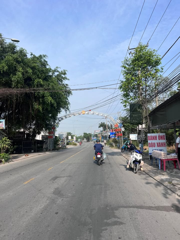 Đất thổ cư mặt tiền bờ kênh bê tông 170m² giá 2.1 tỷ - Cơ hội đầu tư hấp dẫn!