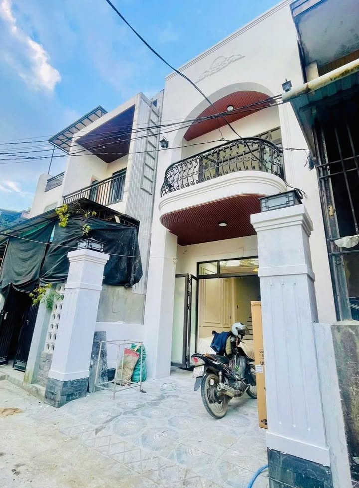 Bán nhà 2 tầng tại 35 Ngự Bình, Huế - Giá chỉ 2.9 tỷ, thiết kế tân cổ điển sang trọng!