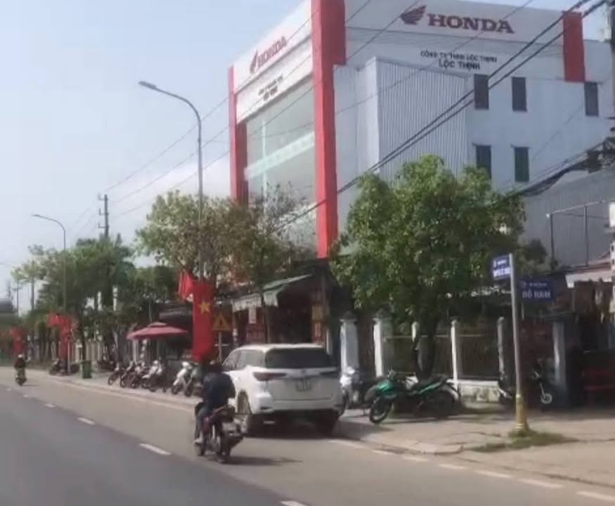 Bán nhà mặt tiền Nguyễn Tất Thành, Phú Bài 145m² giá 6,xxx tỷ - Kinh doanh sầm uất!