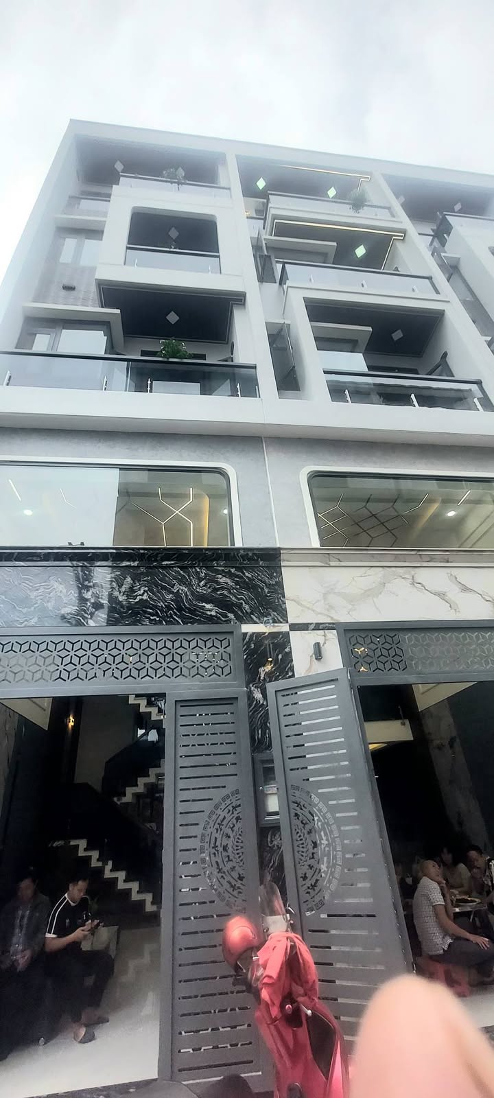 Nhà phố liền kề Chiến Lược, 64m² giá 8.4 tỷ - Thiết kế hiện đại, có thang máy!