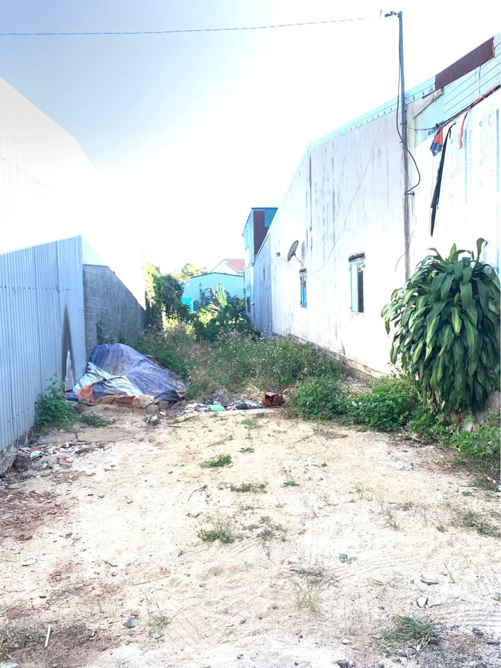 Đất thổ cư 137m² tại Lê Đại Hành, Pleiku giá chỉ 1.05 tỷ - Đất đẹp, khu dân cư hiện hữu!