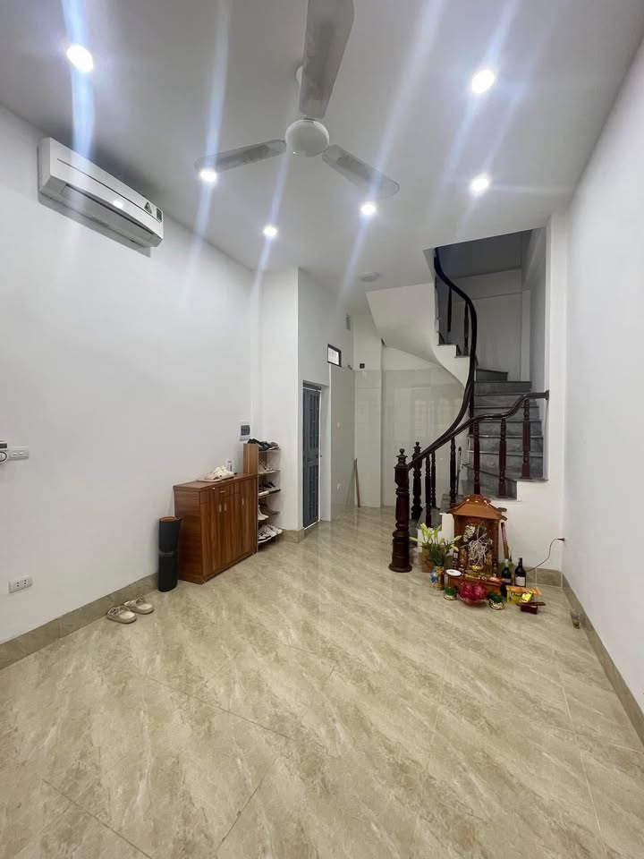 Cho thuê mặt bằng 76m² tại Tân Mai - Giá 7 triệu, phù hợp kinh doanh!