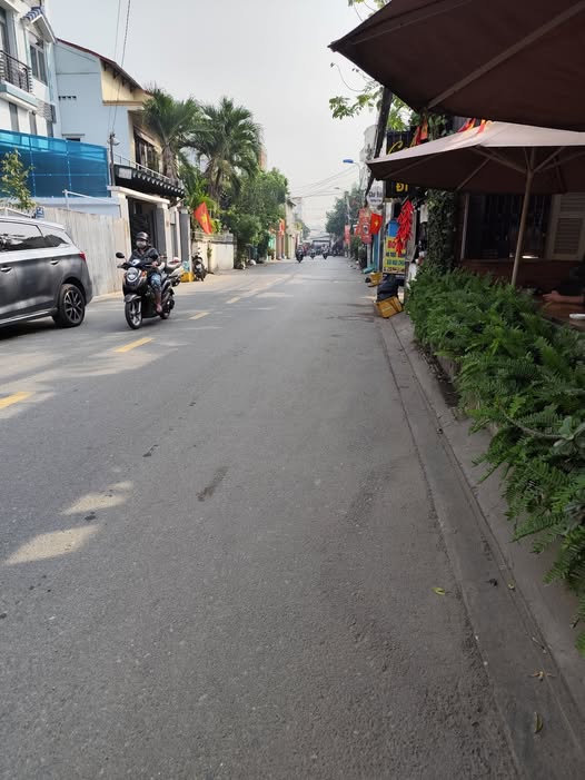 Bán nhà mặt tiền Nguyễn Tuyển Thủ Đức 129m² giá 16.8 tỷ - Đầu tư sinh lời nhanh chóng!