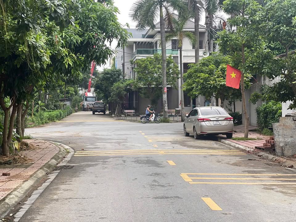 Đất trục chính phố Hoàng Quy 90m² giá 5 tỷ - Mặt đường kinh doanh sầm uất!