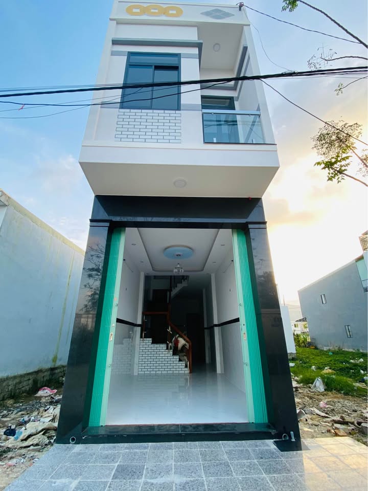 Nhà mặt tiền tại Phường Nhơn Bình 49m² giá 2.35 tỷ - Sẵn sàng dọn về ở ngay!