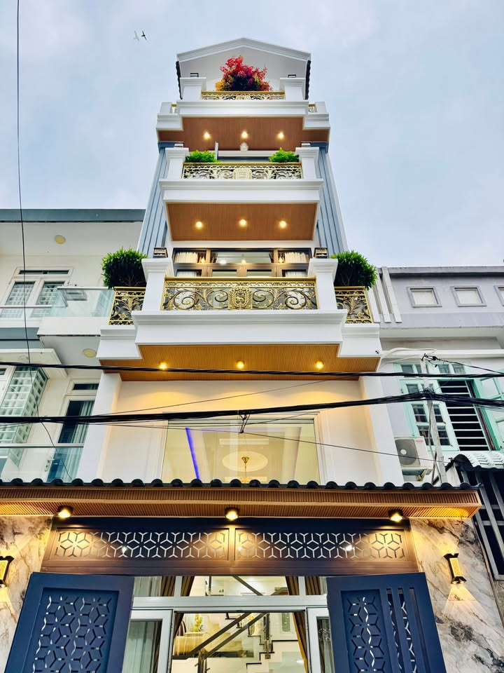 Nhà đẹp Gò Vấp 60m² giá 9.6 tỷ - Gara xe hơi, full nội thất!