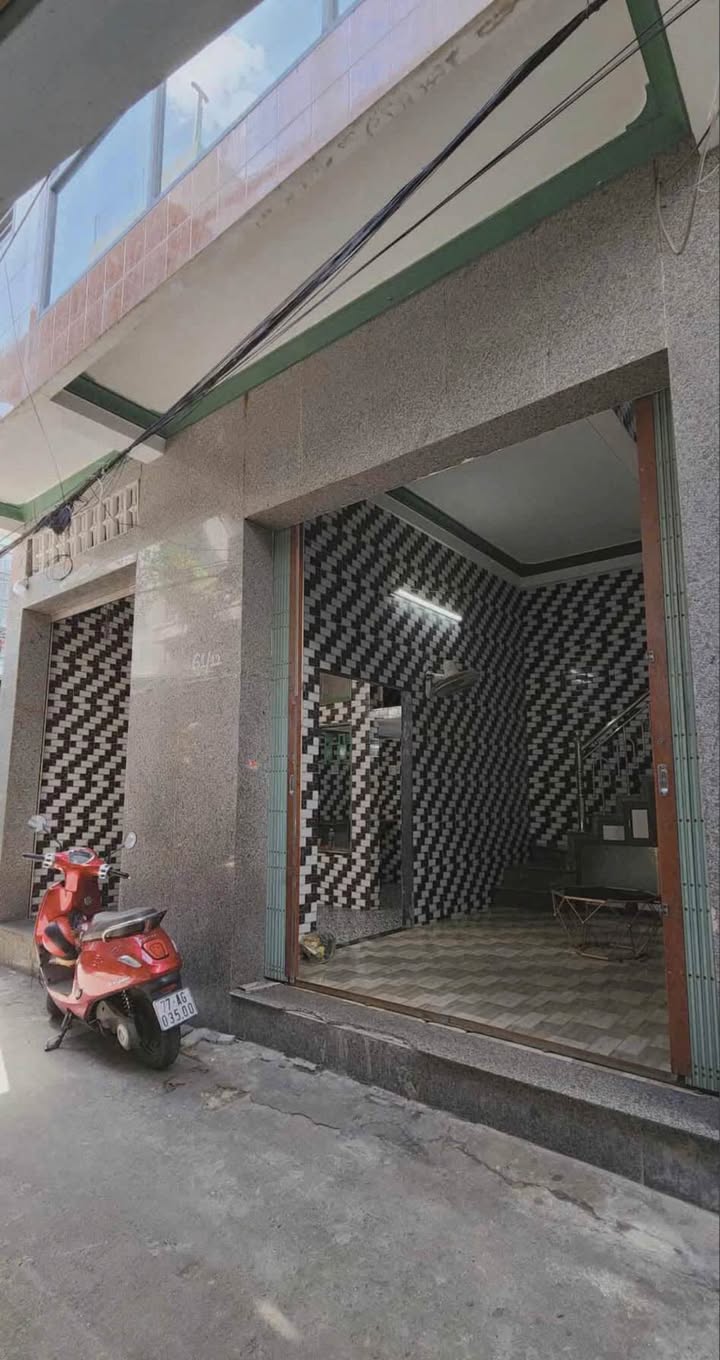 Nhà 2 Mê hẻm rộng Phan Bội Châu 33m² giá 1.7 tỷ - Phù hợp cho gia đình nhỏ!