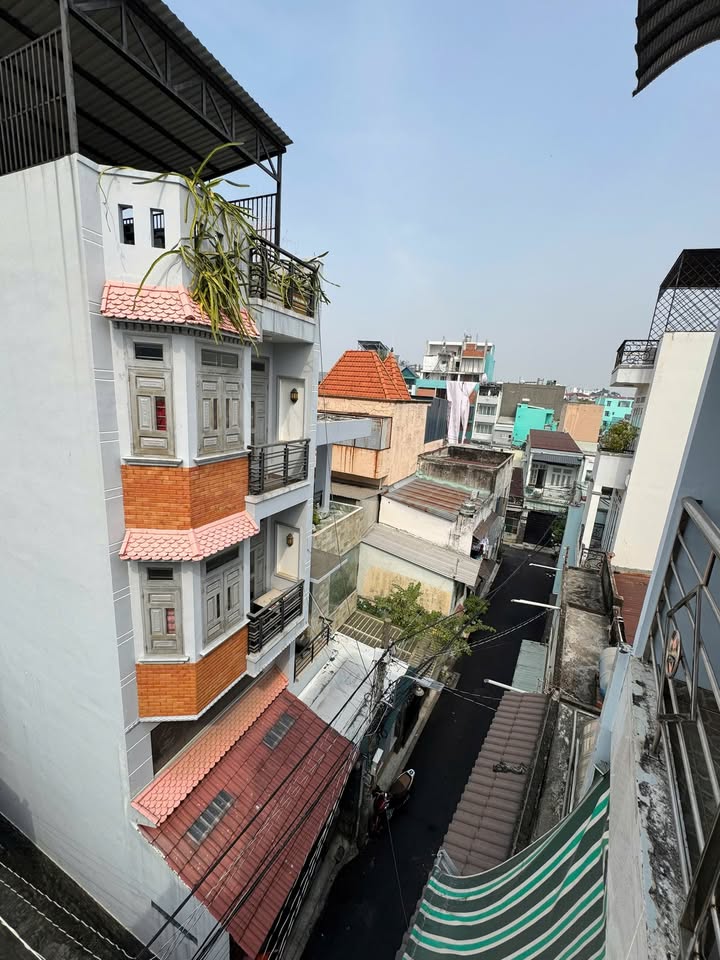 Nhà 4 tầng Nguyên Văn Săng Q. Tân Phú 32m² giá 5.xxx tỷ - Hẻm xe hơi thông thoáng!