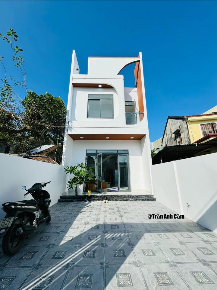 Nhà 2 Tầng Sân Ô Tô Hẻm Hà Huy Tập 120m² giá 2.6 tỷ - Sẵn sàng vào ở!