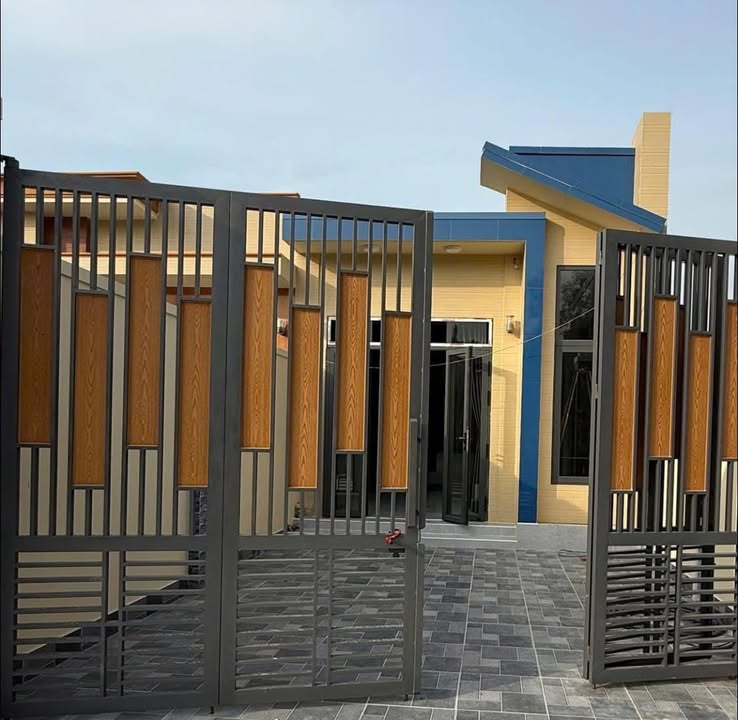 Nhà liền kề Long Hải 220m² giá 2.5 tỷ - Sẵn sàng nghỉ dưỡng cuối tuần!