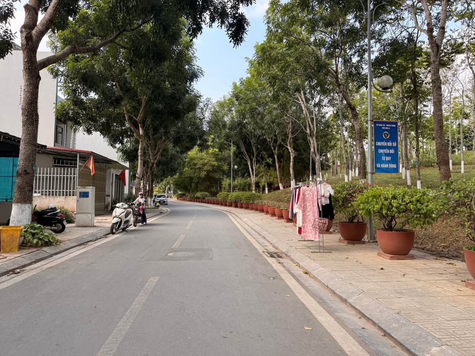 Đất nền Tượng Đài Bác Hồ, Sơn La 104m² giá 2.7 tỷ - Cơ hội đầu tư hiếm có!