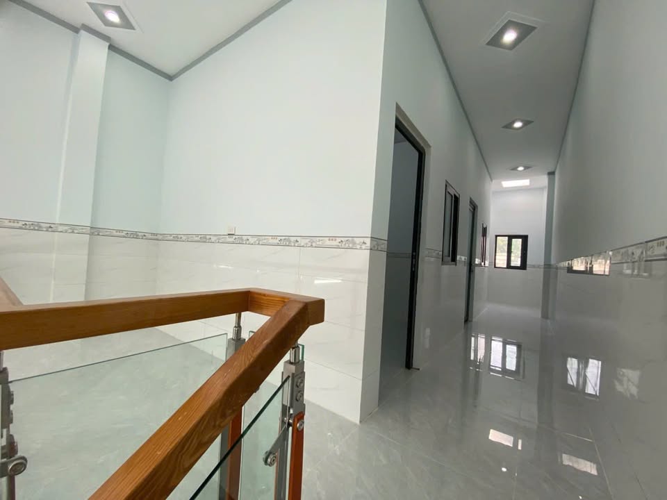 Bán nhà Ấp Phú Sơn 103m² giá 1.98 tỷ - Thiết kế hiện đại, tiện nghi đầy đủ!