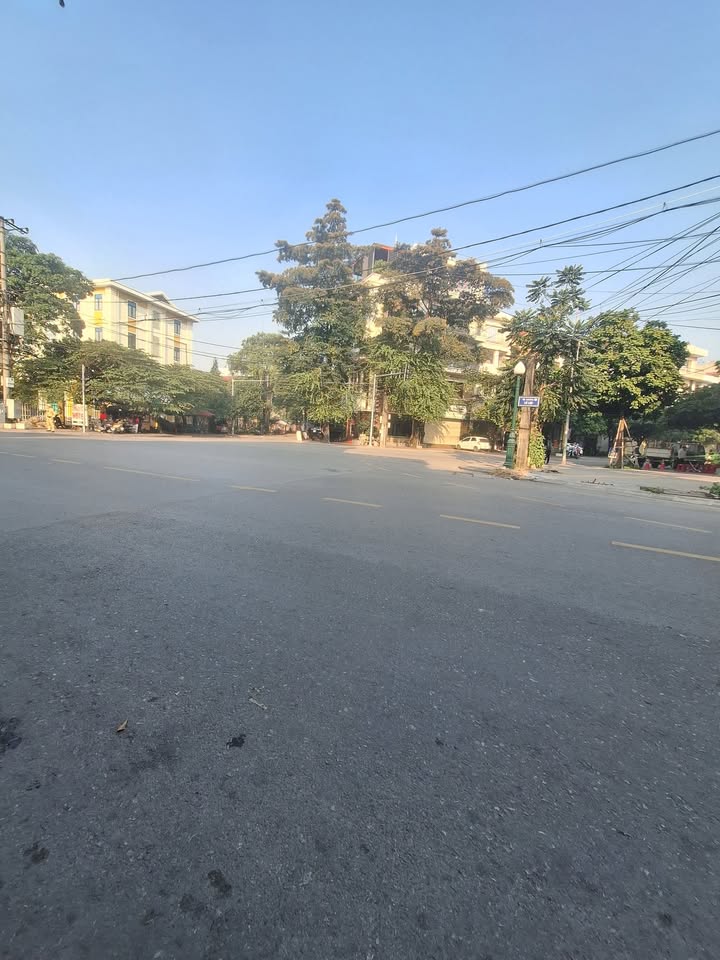 Nhà 4 tầng đường Lương Văn Nắm, phường Dĩnh Kế, 72m² - Giá 9 tỷ, chính chủ bán gấp!