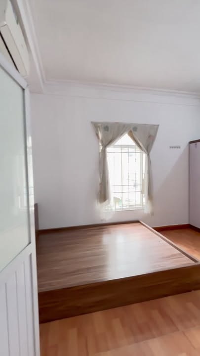 Phòng cho thuê tại 165 Dương Quảng Hàm, 20m² giá 3.5 triệu - Tiện nghi đầy đủ, vào ở ngay!