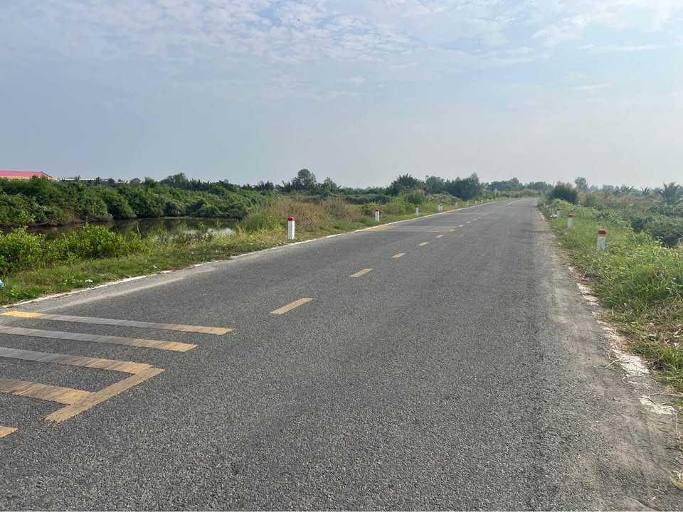 Đất nền mặt tiền đường trục phát triển kinh tế Đông Tây, Sóc Trăng 2000m² giá 80 tỷ - Cơ hội đầu tư vàng!