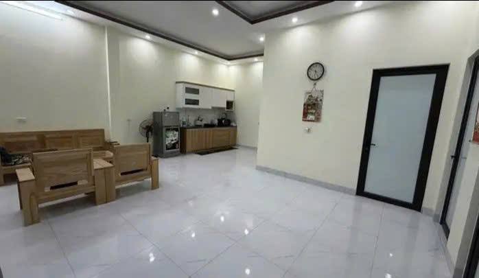 Nhà cấp 4 ngõ ô tô phường Đoàn Kết 106m² giá 8xx triệu - Nội thất mới sang trọng!