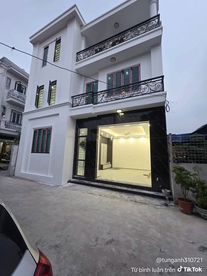 Nhà 3 tầng Vườn Hoa Chéo, Hải Phòng 63m² giá 3.8 tỷ - Chính chủ, ô tô đỗ cửa!