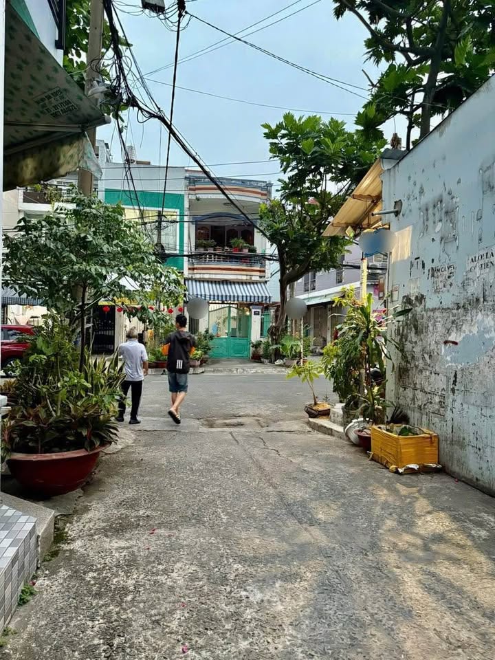 Nhà cho thuê Gò Dầu Tân Phú 50m² giá chỉ 6.5 triệu - Sẵn hợp đồng thuê, xe hơi vào nhà!