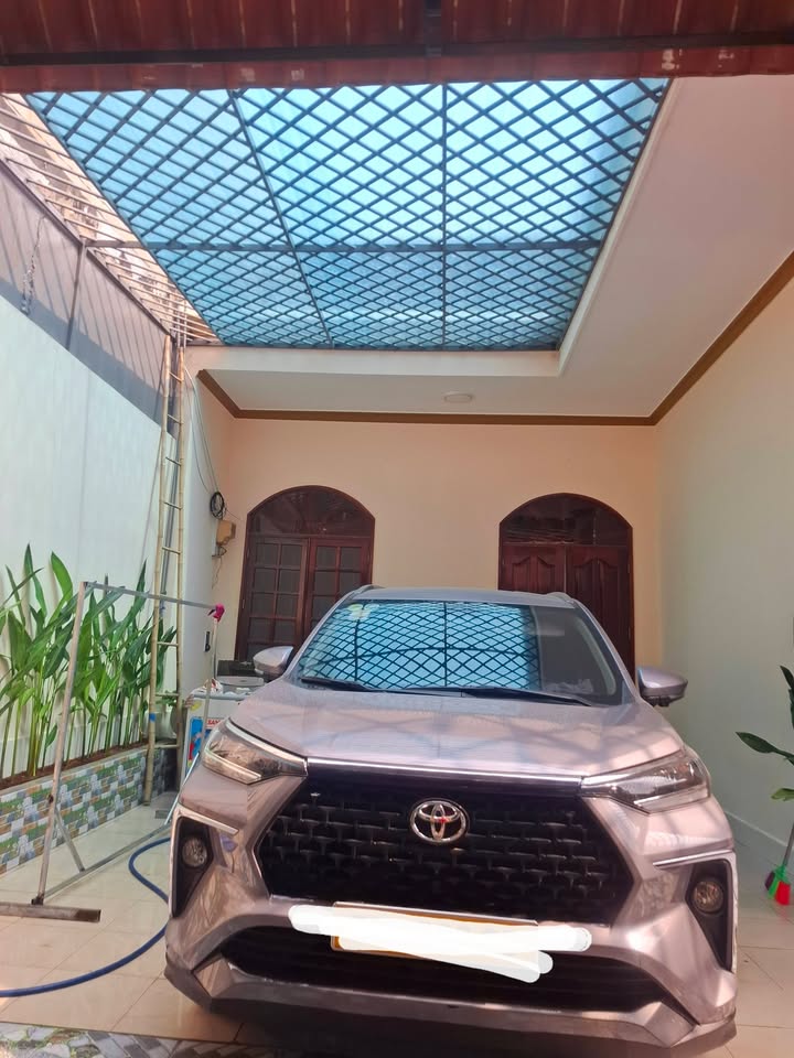 Nhà phố Vũng Thiện Dĩ An 150m² giá 5 tỷ - Sân xe hơi và sân chơi cho gia đình!