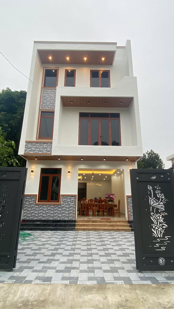 Nhà phố 3 tầng khu 4B Vân Phú 110,5m² giá 3,5 tỷ - Sẵn sàng về Tết!