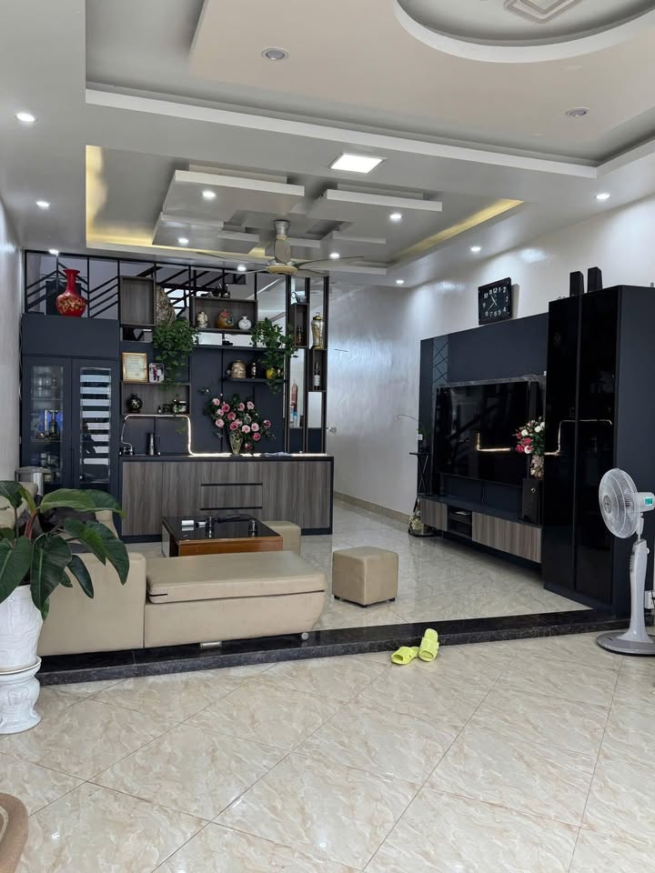 Nhà 3 tầng tại phường Tân Dân, TP Việt Trì, diện tích 85m² giá chỉ 5 tỷ - Hàng xóm thân thiện!