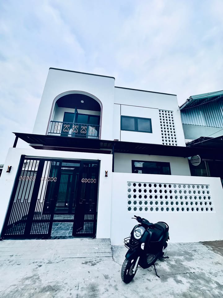 Nhà 2 tầng Hoà Quý, Đà Nẵng 80m² giá 4.25 tỷ - Gần công viên, ô tô đậu thoải mái!