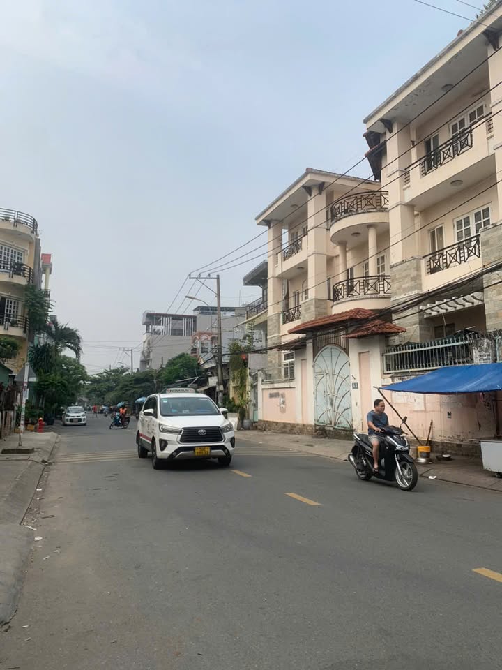 Nhà mặt tiền Vạn Phúc City, Thủ Đức 69m² giá 10.5 tỷ - Đầu tư sinh lời ngay!