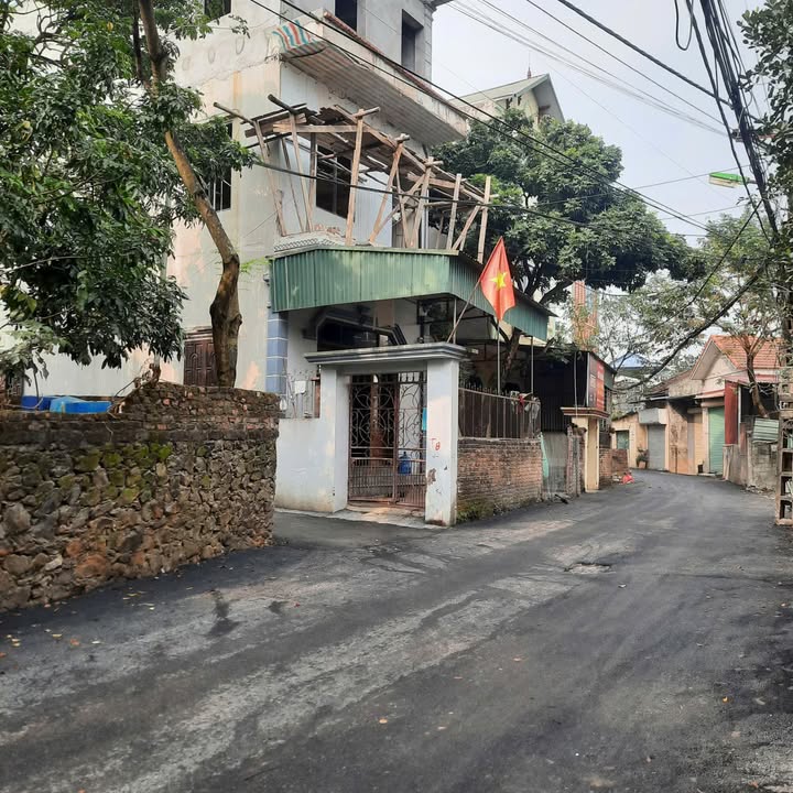 Đất nền Thị Trấn Chúc Sơn 70m² giá 3 tỷ - Mặt đường nhựa ô tô vào tận nơi!