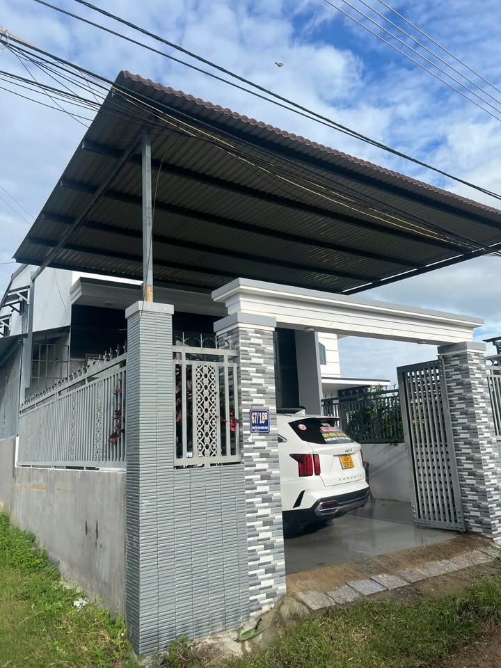 Nhà phố 2 tầng Phường Văn Hải 153m² giá 1.7 tỷ - Gần biển lý tưởng cho nghỉ dưỡng!