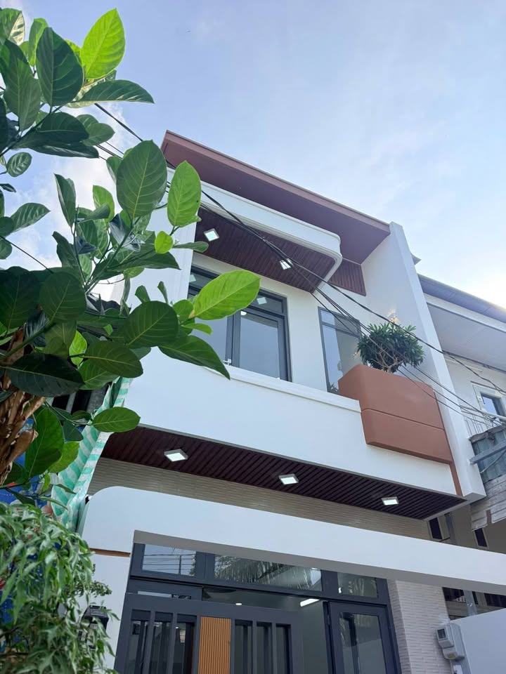 Nhà 1 Trệt 1 Lầu Khu Tổng Hợp Đường Phạm Phú Thứ, Long Xuyên 48m² giá 1.75 tỷ - Tiện nghi hiện đại!