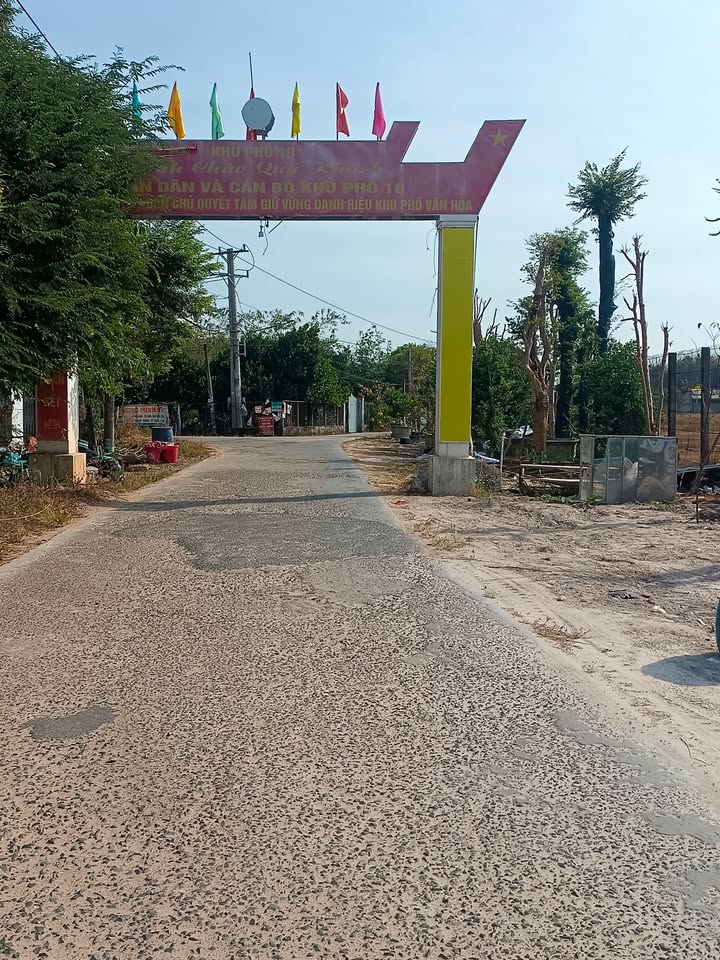 Đất nền 225m² tại khu phố 10, Phường Minh Hưng - Giá chỉ 300 triệu, cơ hội đầu tư tuyệt vời!