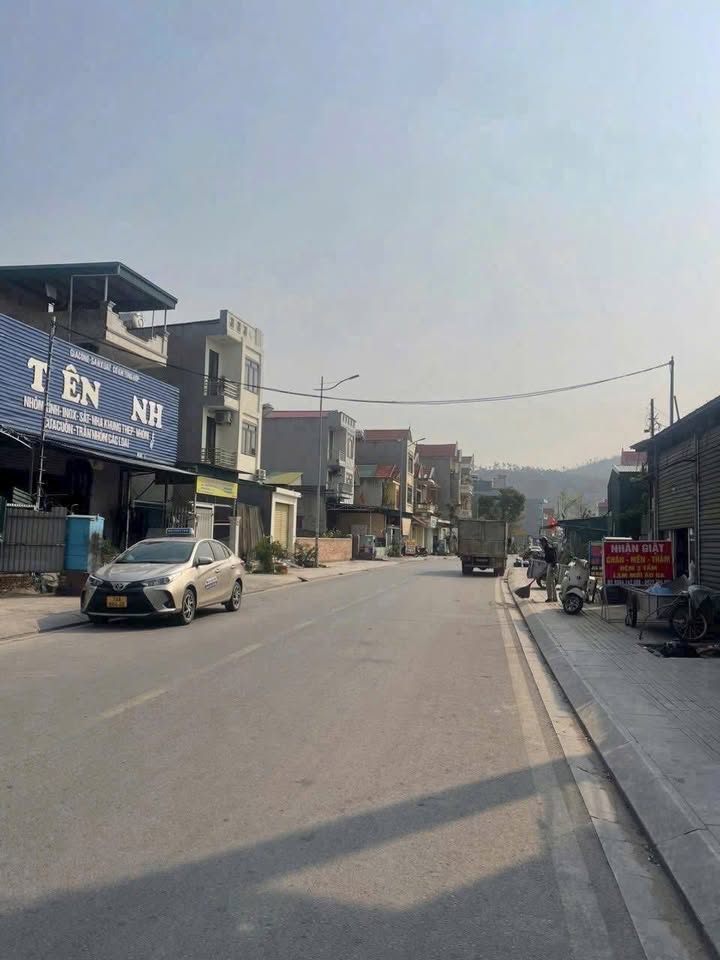 Bán ô nhỏ xinh mặt đường EC Hùng Thắng 66.6m² giá 3.4 tỷ - Cơ hội sở hữu không thể bỏ qua!