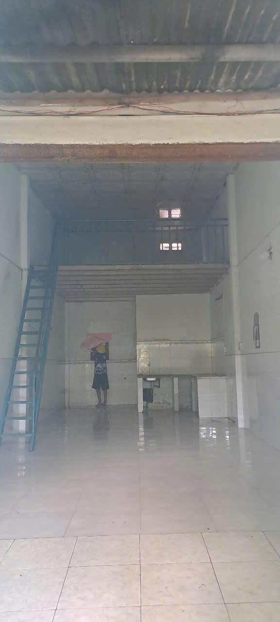 Nhà cho thuê Vĩnh Lộc A, Bình Chánh 48m² chỉ 2.5 triệu - Không phòng riêng, gác lửng thoáng mát!