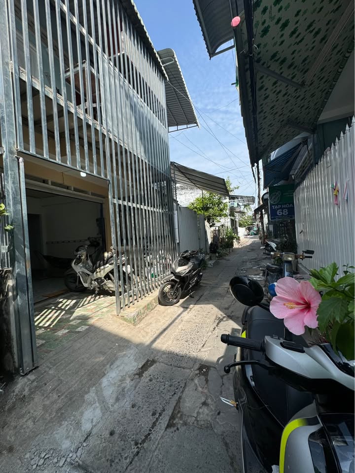 Nhà phố Mỹ Hòa, Long Xuyên 40m² giá 890 triệu - Hẻm rộng, gần trung tâm!