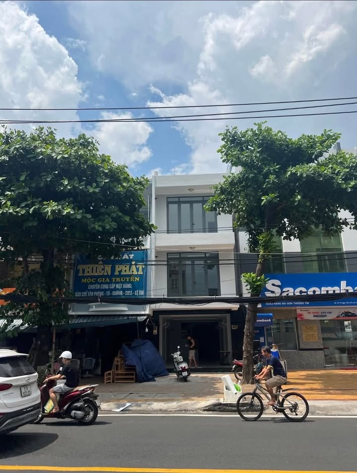 Nhà mặt tiền Tô Ngọc Vân Thủ Đức 81m² giá 18.5 tỷ - Cơ hội đầu tư sinh lời!