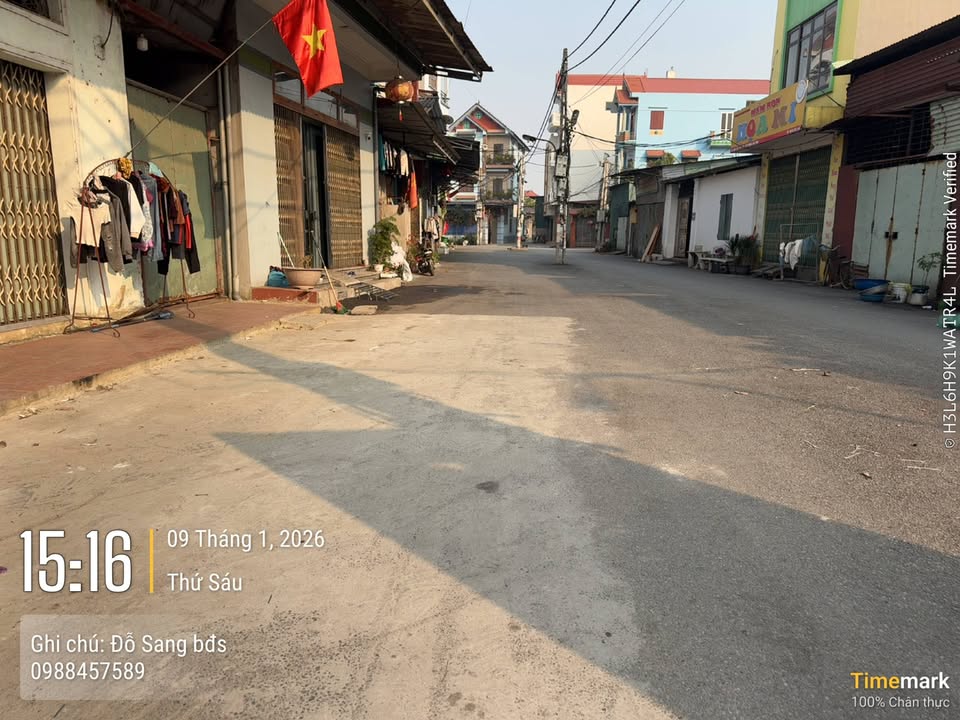 Nhà đẹp lô góc Tiền, Văn Môn 97m² giá 2.99 tỷ - Ô tô đỗ cửa, vào ở ngay!