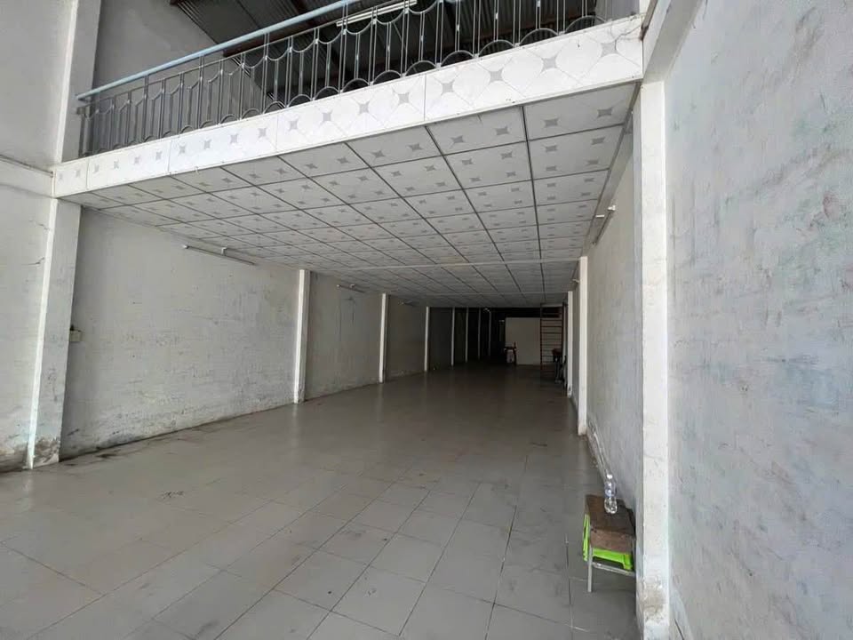 Nhà mặt tiền Cách Mạng Tháng 8 Rạch Sỏi 214m² giá 9 triệu - Thích hợp kinh doanh