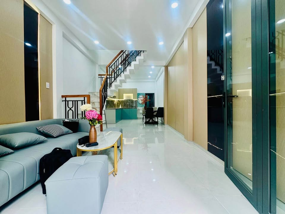 Nhà riêng Hưng Phú, Quận 8, Diện tích 32m² giá chỉ 4x tỷ - Thiết kế hiện đại sẵn sàng ở ngay!