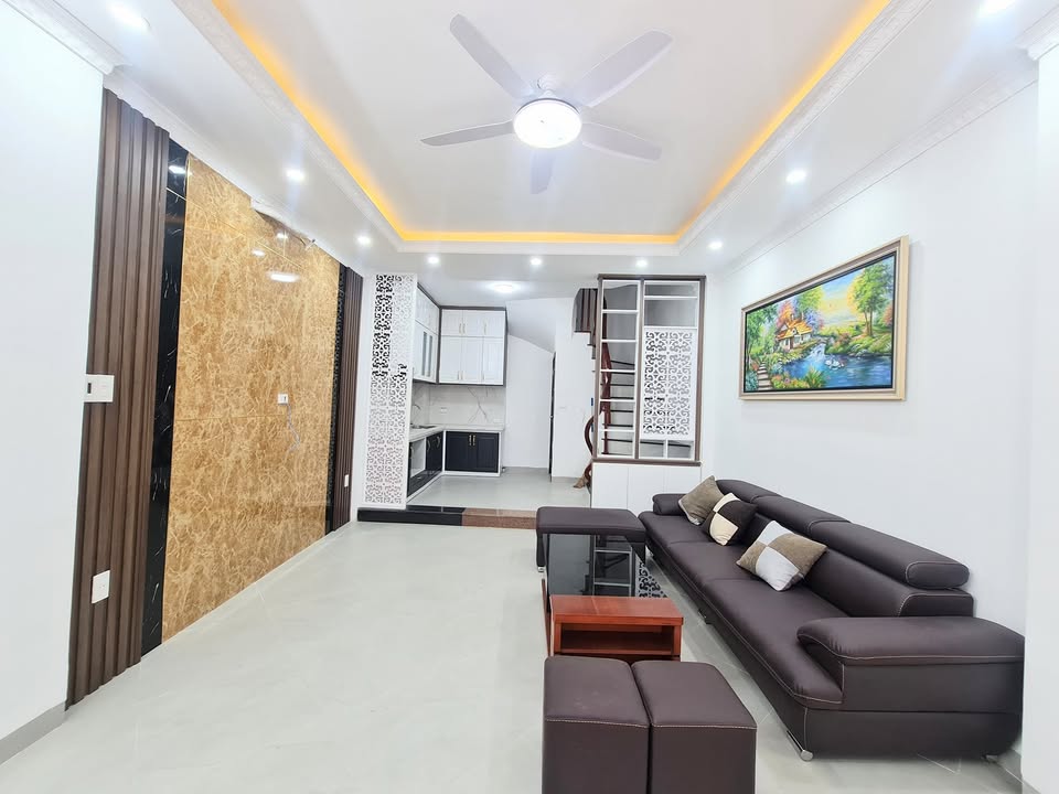 Nhà 5 tầng Mỹ Đình 36m² giá 8 tỷ - Vị trí đẹp, sổ đỏ nở hậu!