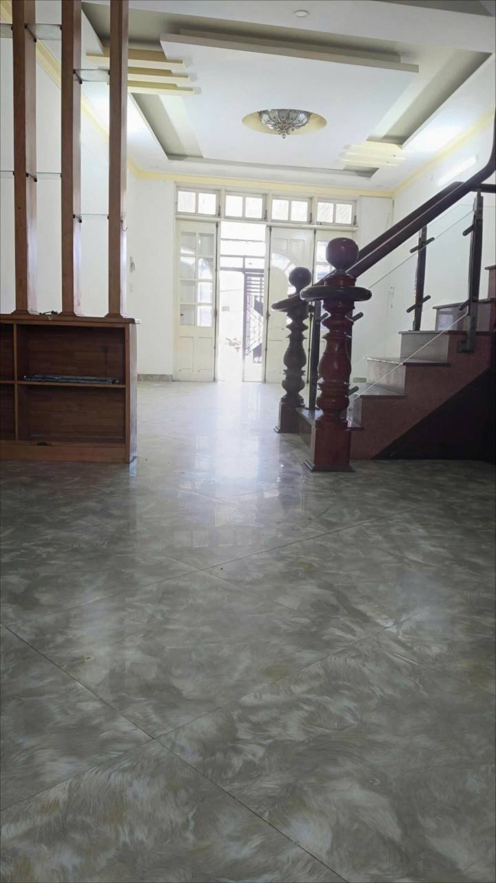 Nhà nguyên căn đường Chi Lăng, Đà Lạt 200m² giá 10 triệu - Kinh doanh thuận lợi!