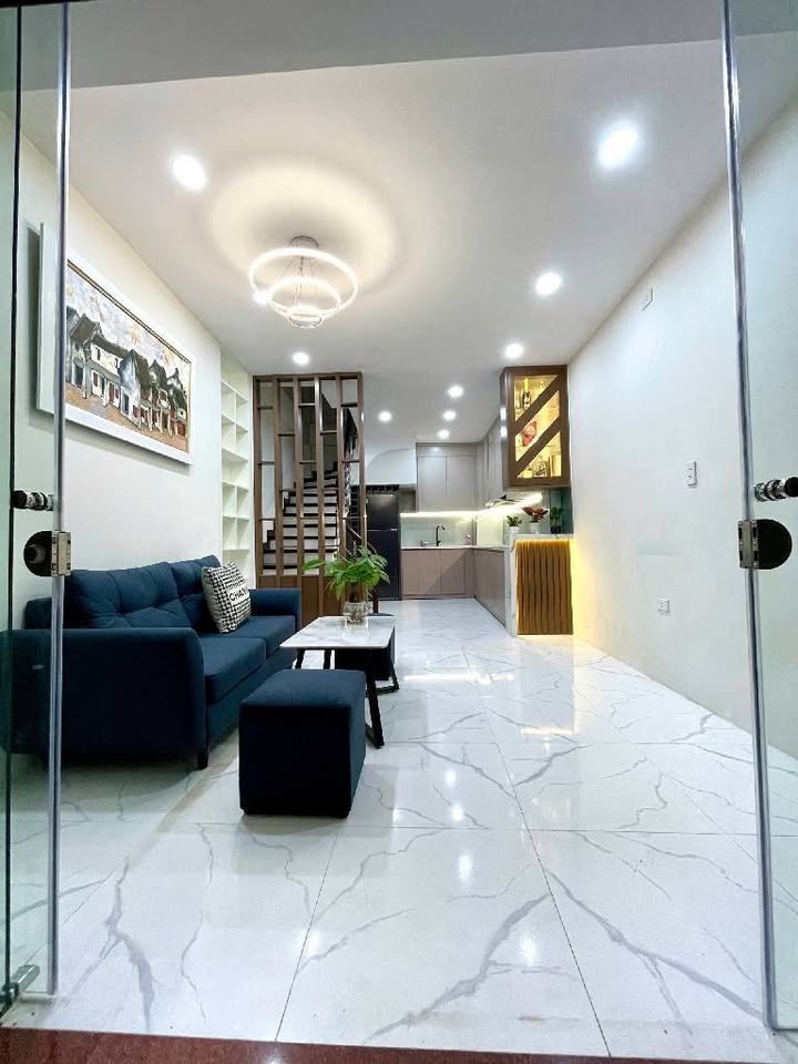 Nhà đẹp Hoàng Hoa Thám, Quận Tây Hồ, 32m² - Đón Tết sang trọng!