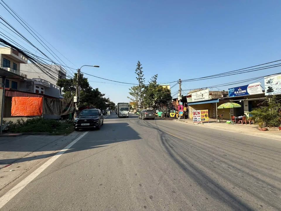 Nhà mặt đường 351 An Dương 200m² - Kinh doanh sầm uất, dân cư đông đúc!