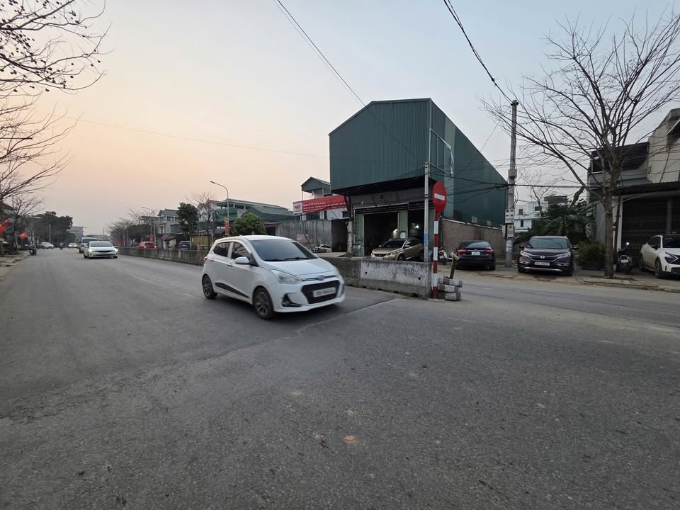 Bán gấp FrontHouse 102m² mặt đường 420, thôn Yên Mỹ, Thạch Thất - Kinh doanh sầm uất!