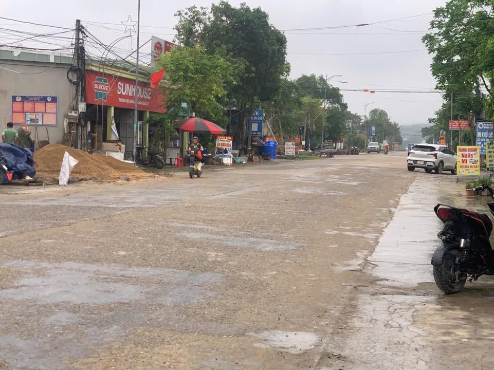 Đất nền 100m² tại xóm thị tứ - Kinh doanh sầm uất, gần trường học!