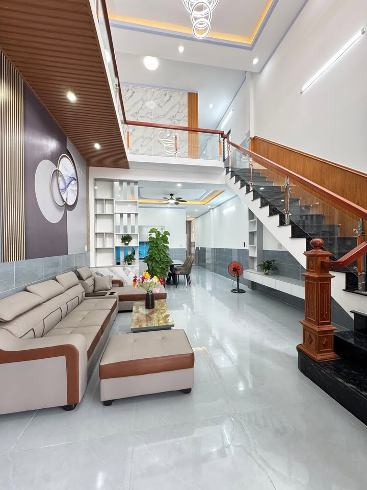 Nhà mặt tiền đường Buôn Bán KP6, Trảng Bom 110m² giá 3.29 tỷ - Full thổ cư, nội thất xịn!