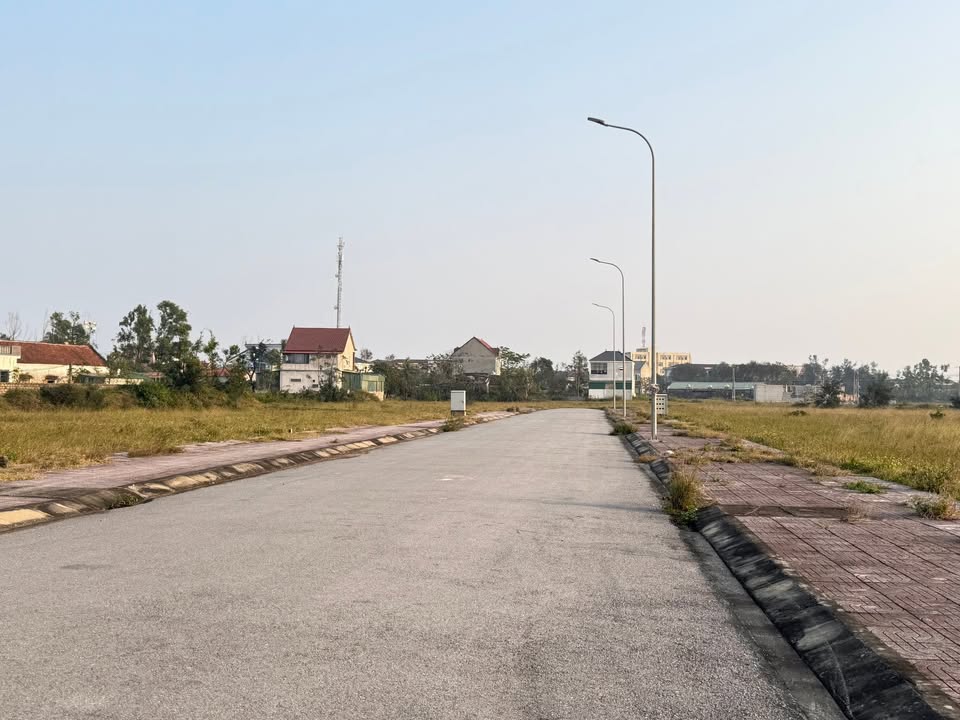 Đất nền lối 2 đường Bình Minh, Cửa Lò 320m² - Hướng Đông thoáng mát!