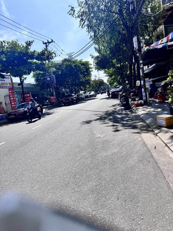 Nhà mặt tiền Tiểu La, Quận Hải Châu, 80m² giá 12.8 tỷ - Kinh doanh sầm uất!