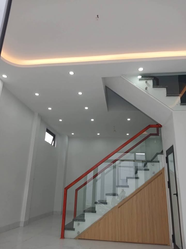 Nhà 3 tầng Phú Sơn 43m² giá 2 tỷ - Thiết kế mới, ở ngay!