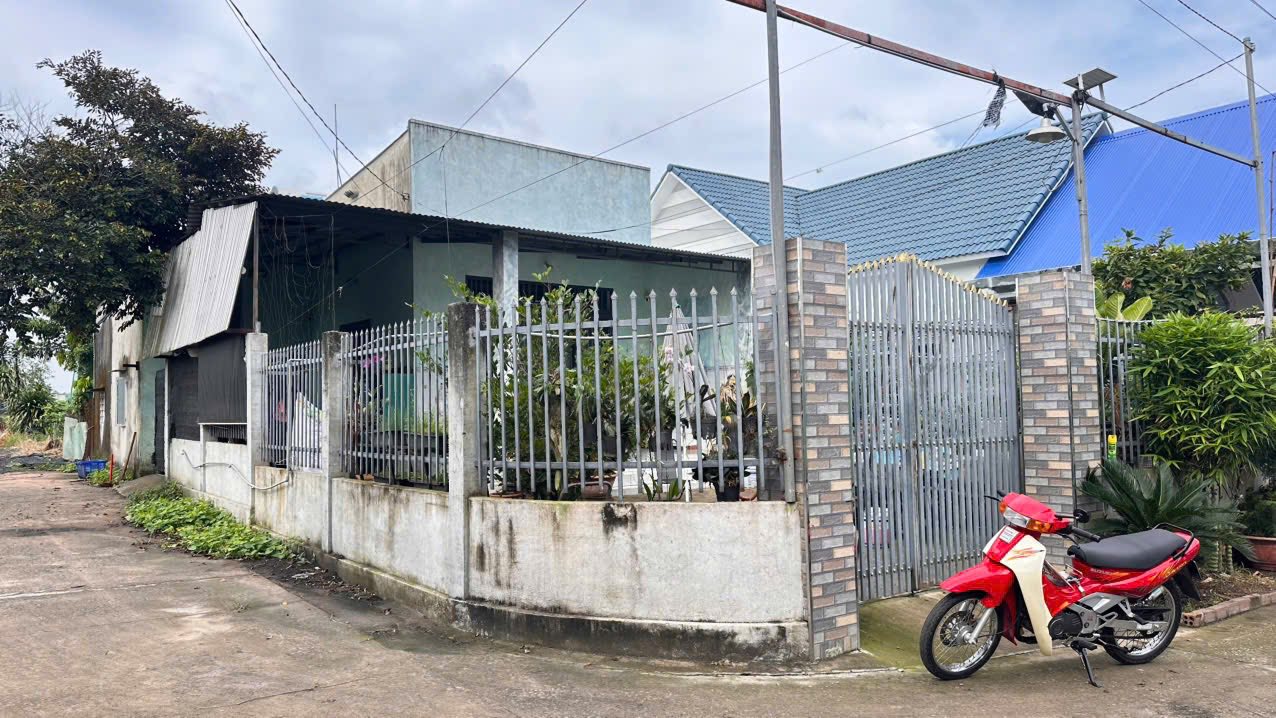 Nhà góc 2 mặt tiền xã Giang Điền 200m² giá 1.45 tỷ - Tiện ích đầy đủ, sân vườn rộng!