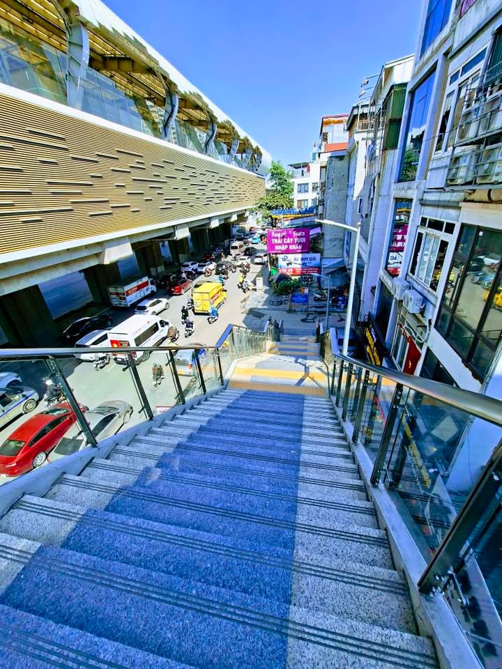 Nhà phố Văn Quán Hà Đông 40m² giá 10 tỷ - Lô góc kinh doanh tuyệt vời!